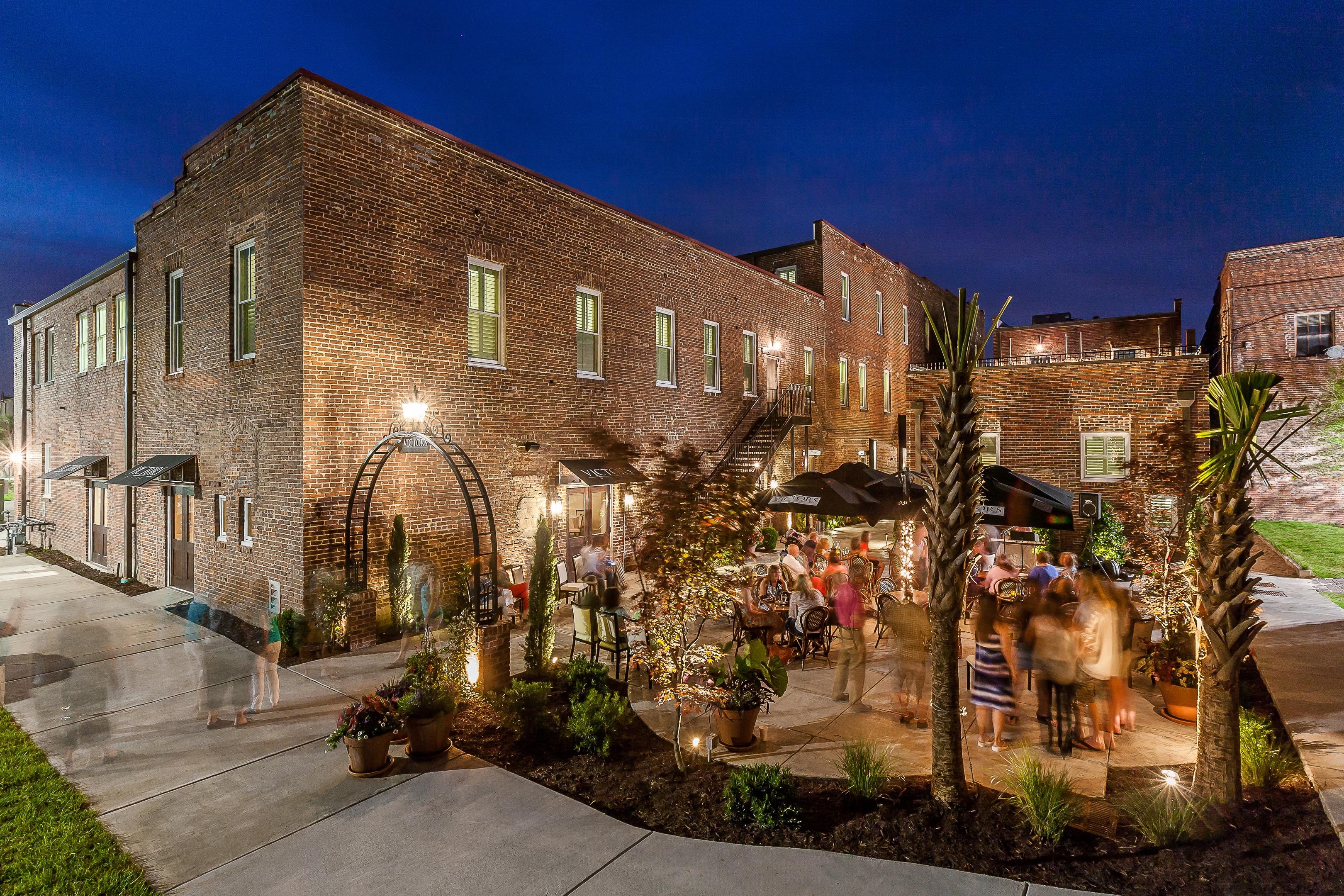 Hotel Florence & Victors Bistro - Exterior Photo